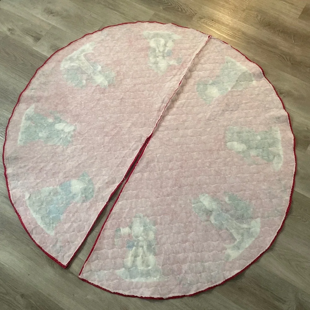 Vintage 90s Red Quilted Christmas Tree Skirt Old World Santa Applique 51in Decor